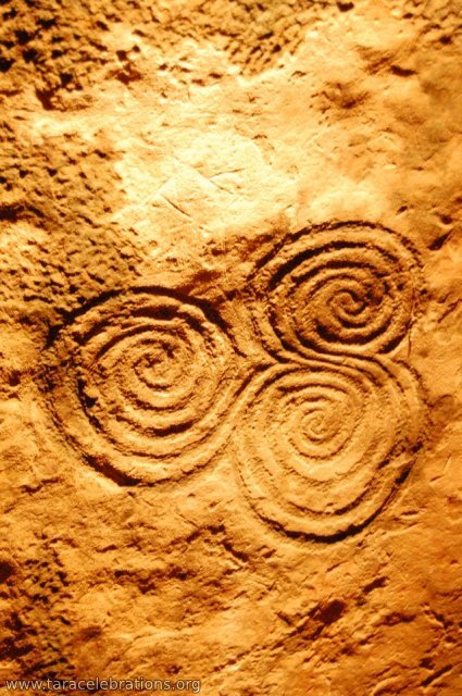 newgrange tri spiral 2